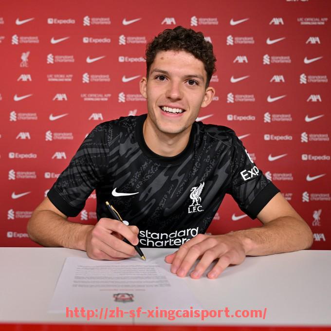 杏彩体育-世俱杯停赛球员累计红黄牌数据及其对球队影响分析